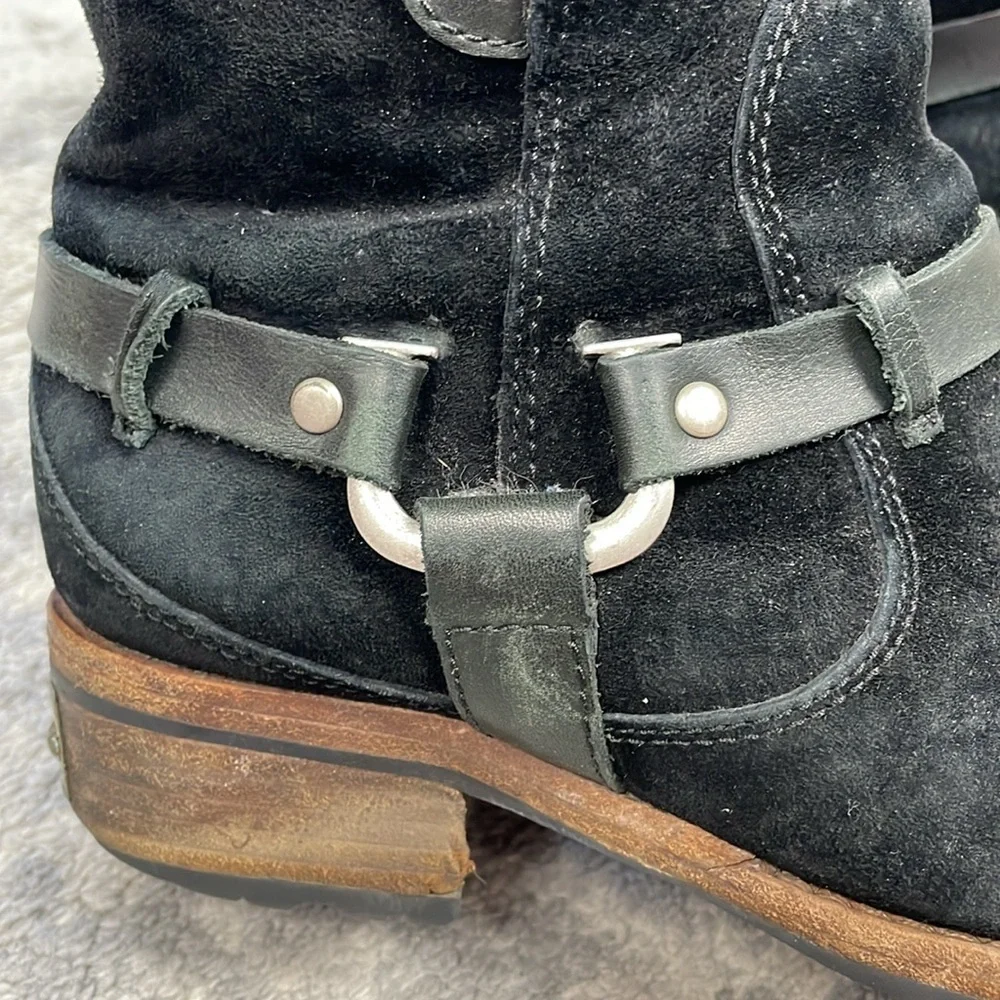 UGG Endell 5604 Black Suede Leather Shearling Ankle Harness Boot Distressed Sz 7